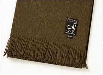 Elvang Decke Coffee aus 50% Alpaka/ 50% Merino